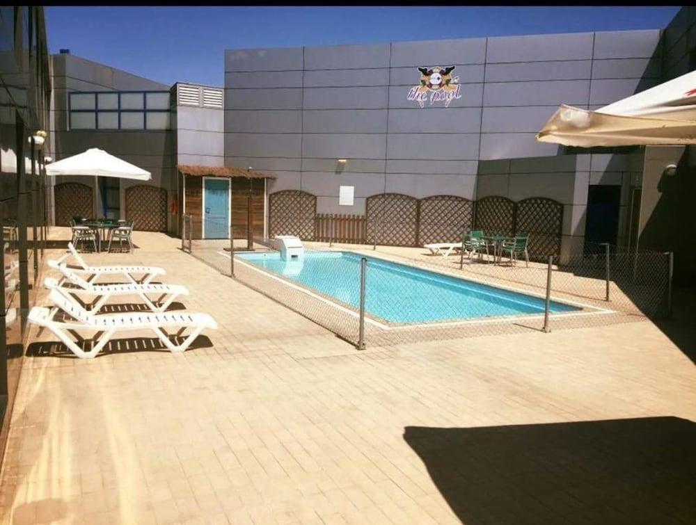 Iraipe Logrono Hotel Bagian luar foto