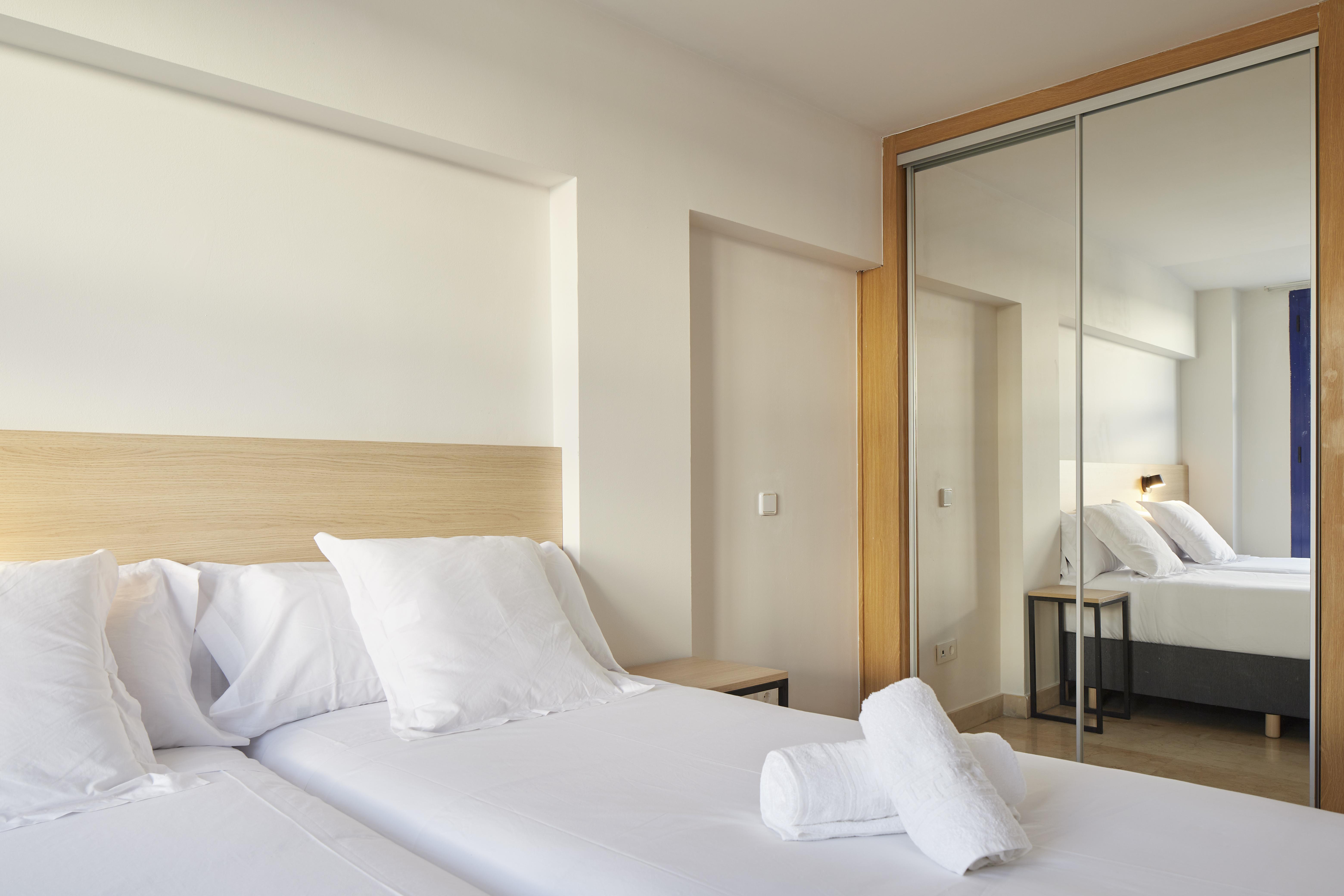 Iraipe Logrono Hotel Bagian luar foto