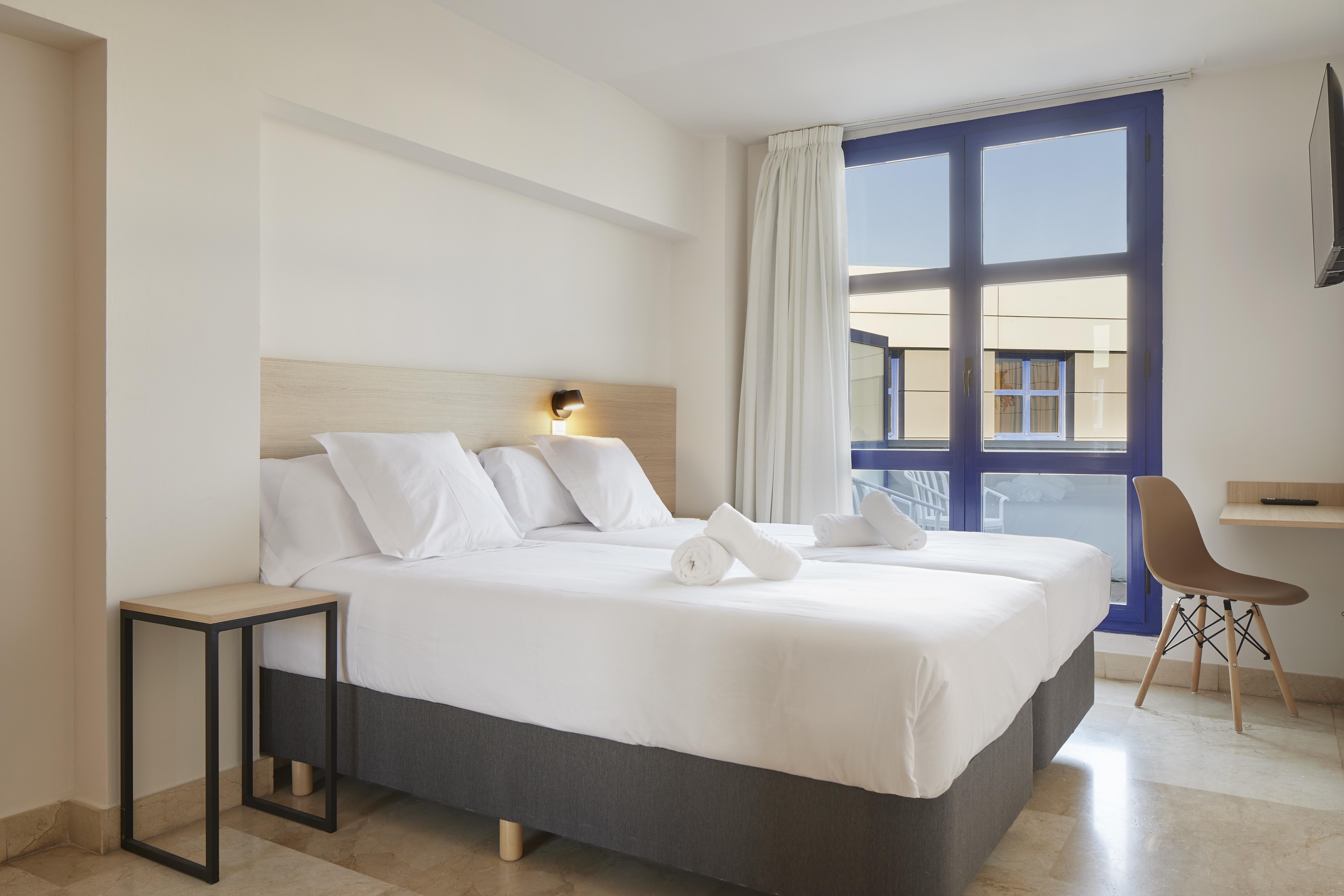 Iraipe Logrono Hotel Bagian luar foto