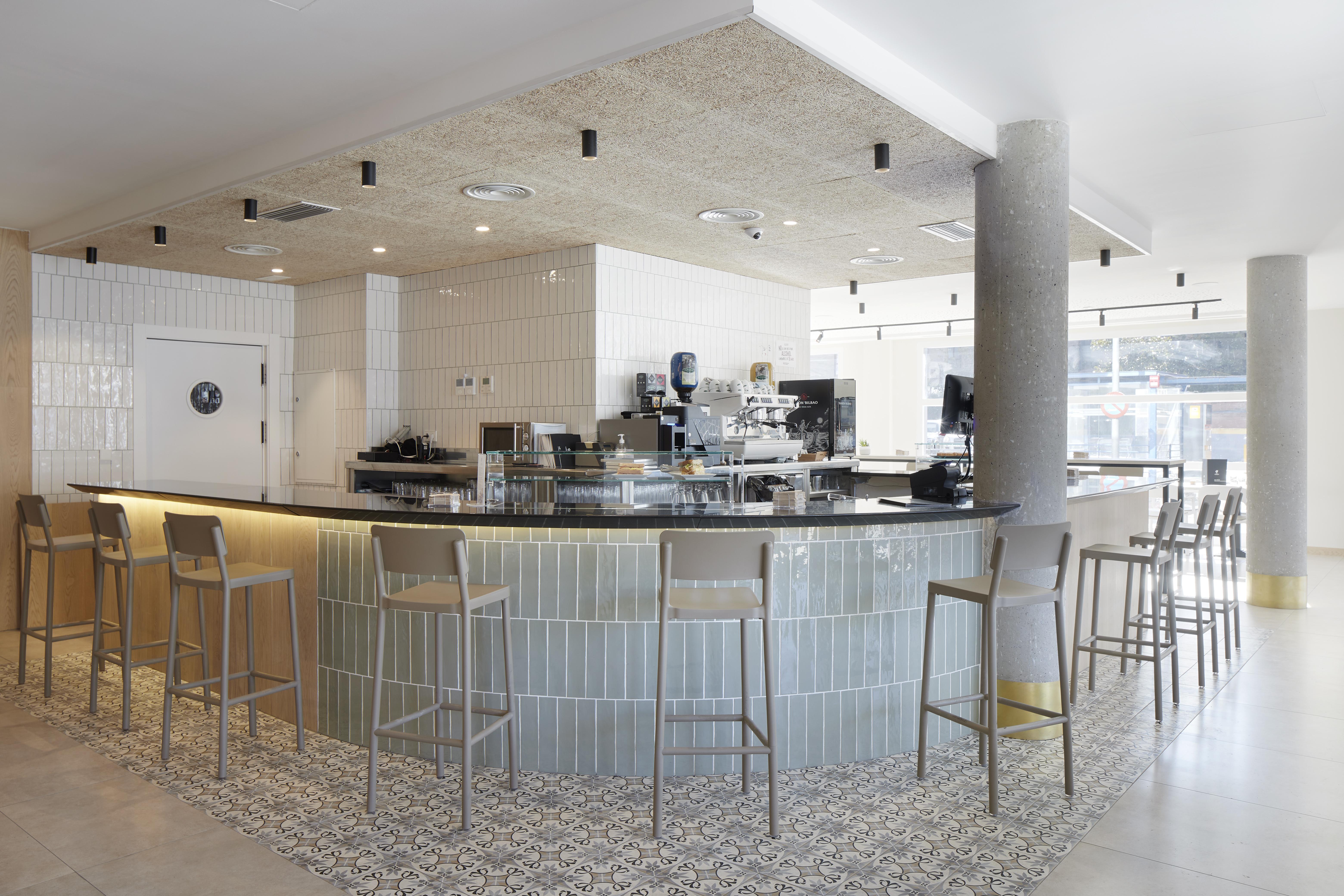 Iraipe Logrono Hotel Bagian luar foto