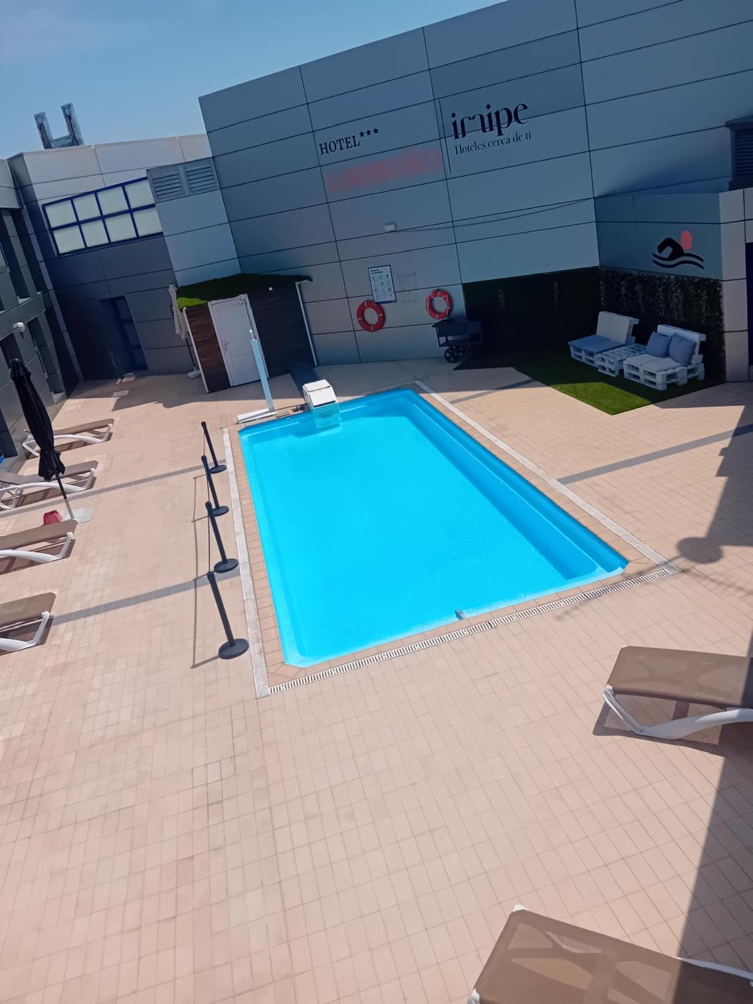 Iraipe Logrono Hotel Bagian luar foto