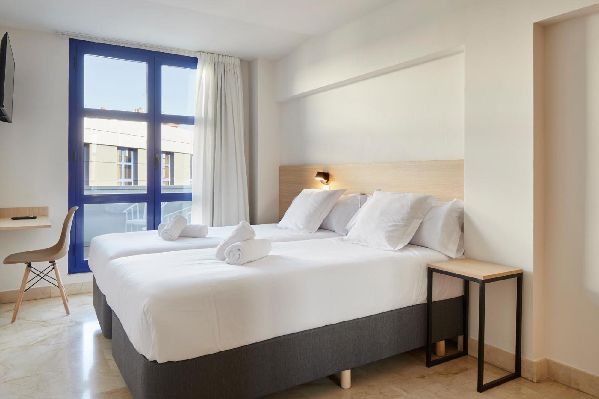 Iraipe Logrono Hotel Bagian luar foto