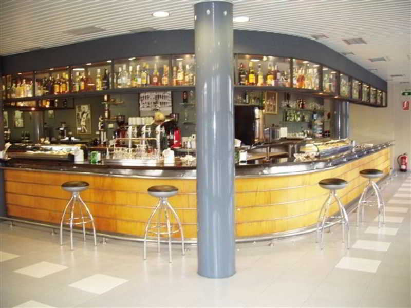Iraipe Logrono Hotel Bagian luar foto